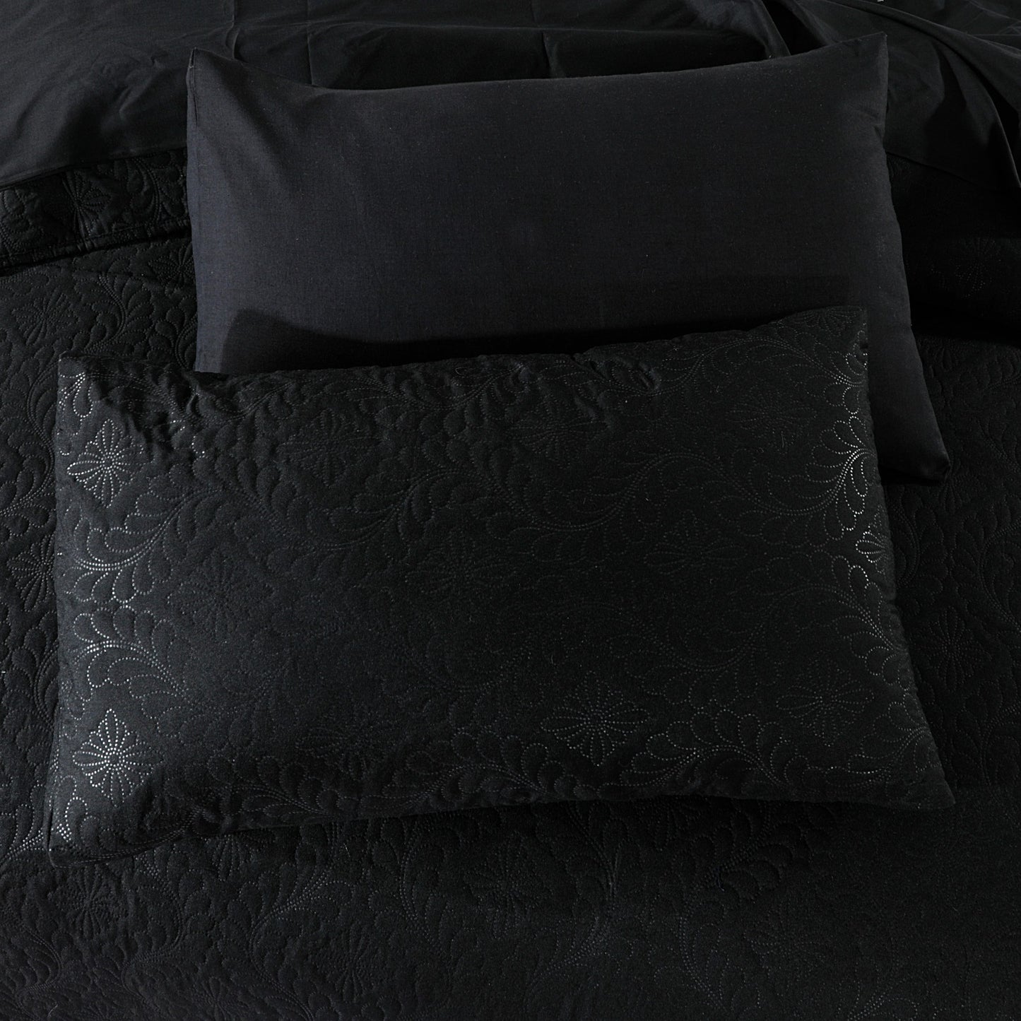 BEDSPREAD Set (Light Filling) - Dark Black Plain